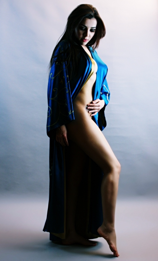 Female model photo shoot of Myla Fraga 