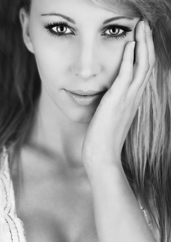 Female model photo shoot of LindaMaria in Stockholm