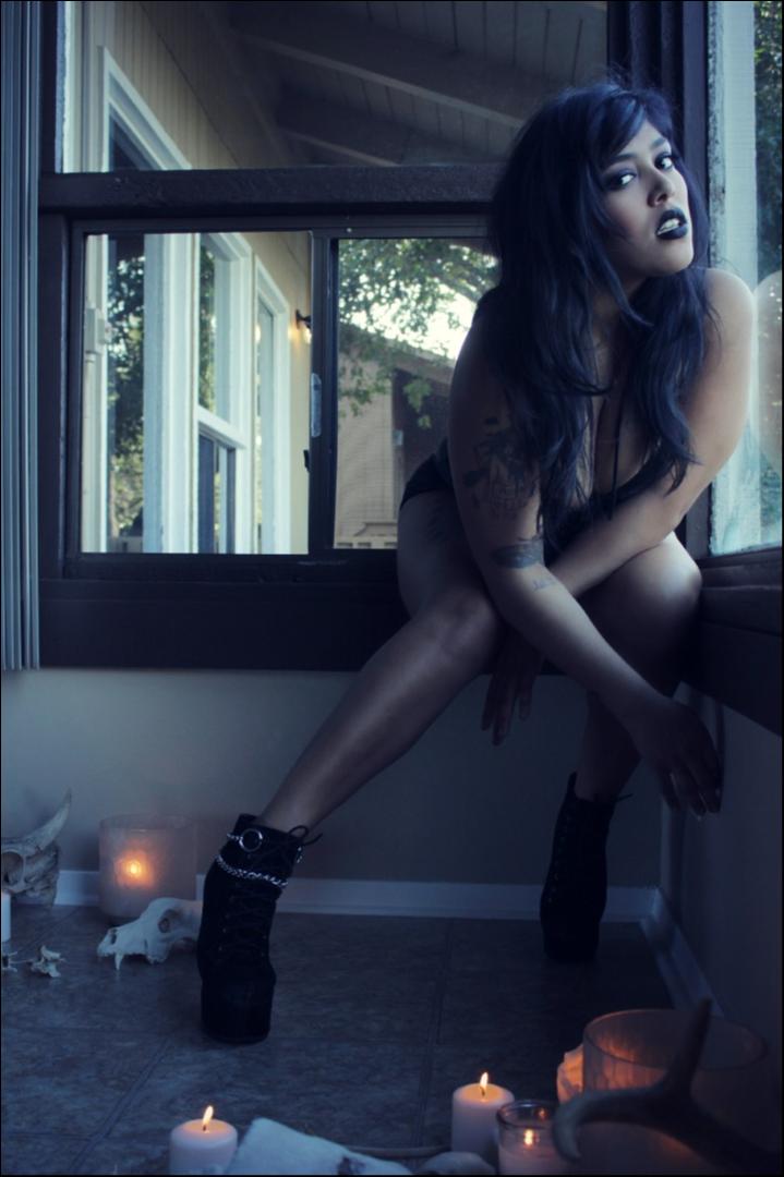 Female model photo shoot of violetvixsinn