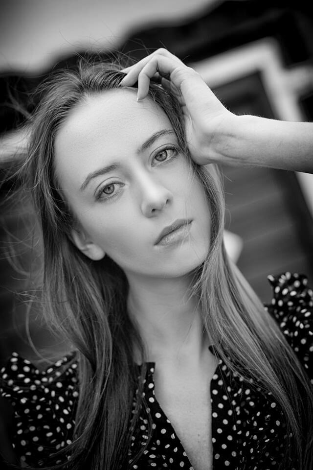 Female model photo shoot of Victoria Ember