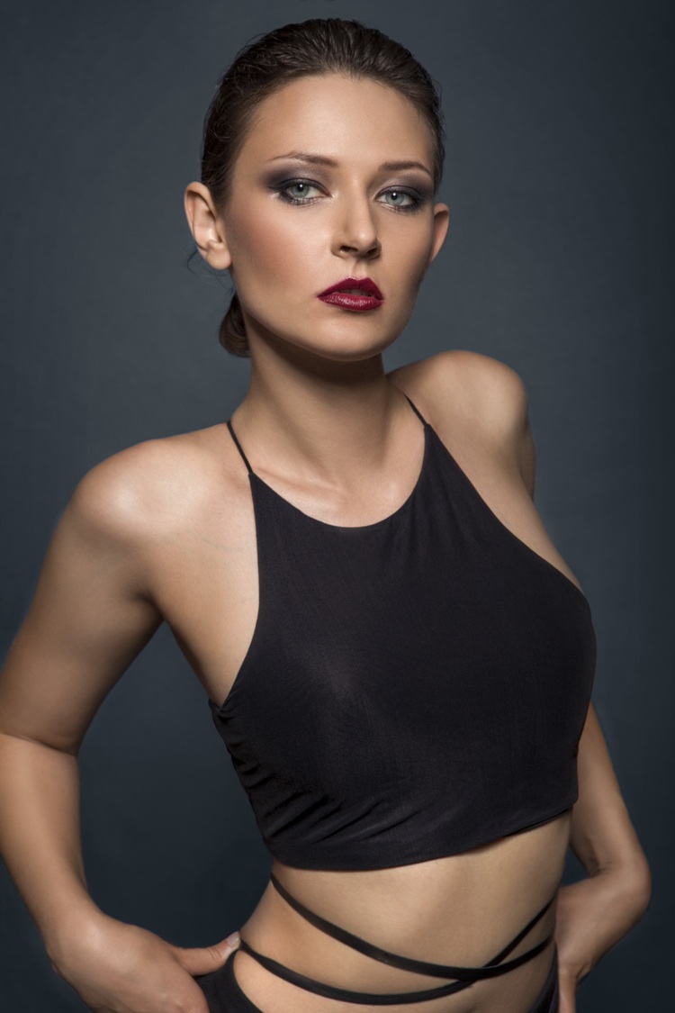 Female model photo shoot of Alicjaa1