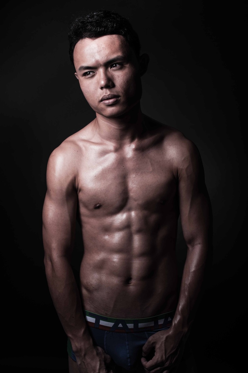 Male model photo shoot of Navi Ivan
