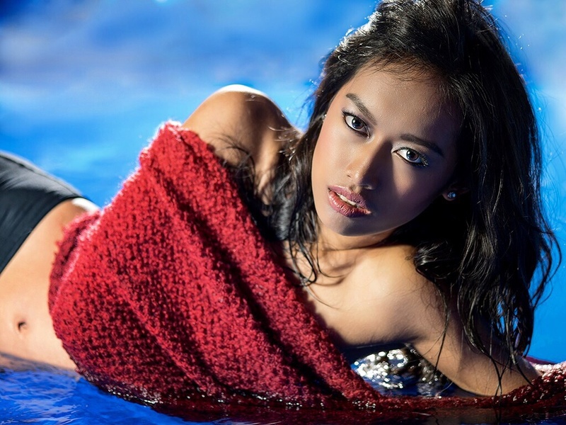 Female model photo shoot of Alifani by H2 Photography