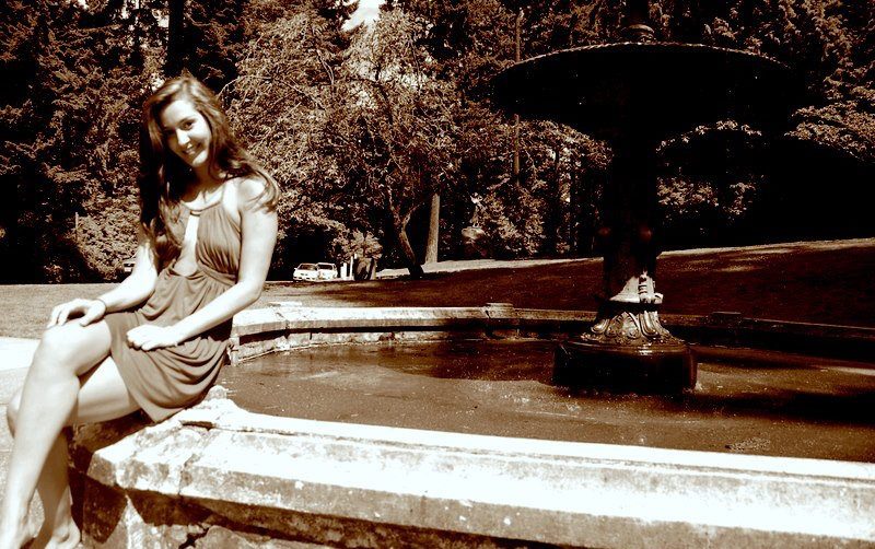 Female model photo shoot of Leigha Patino in Washington Garden