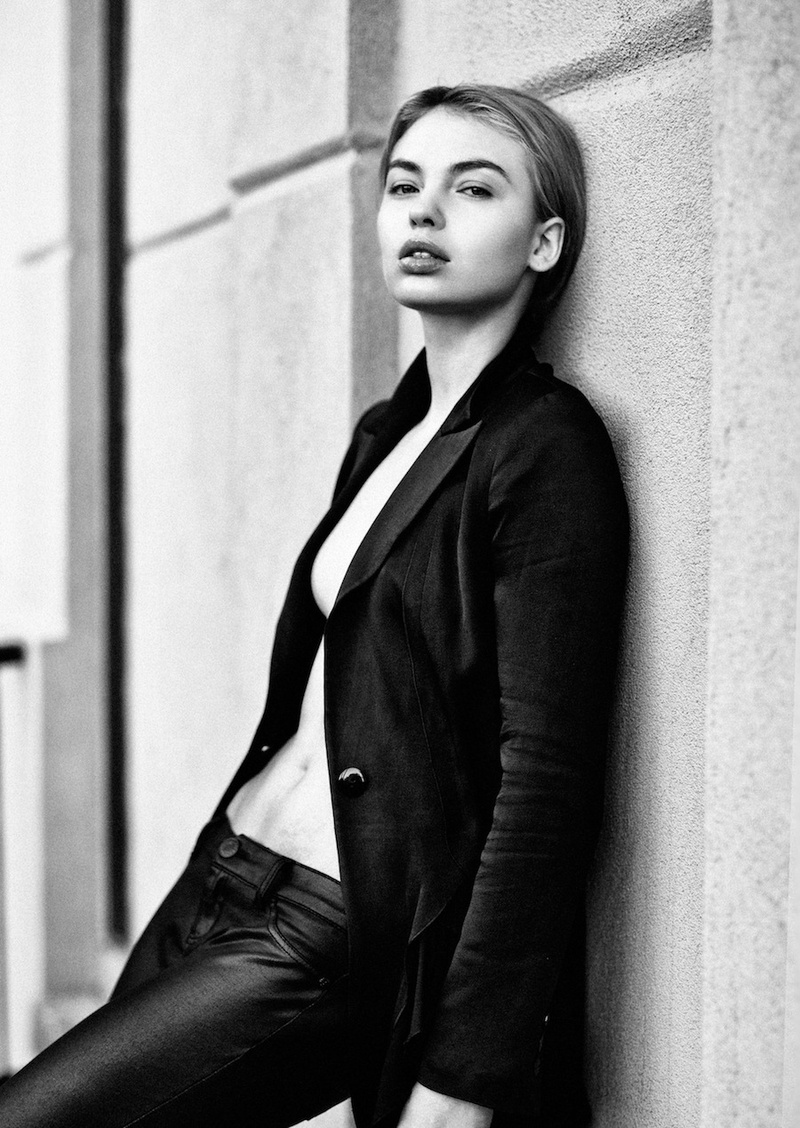 Female model photo shoot of Daria P