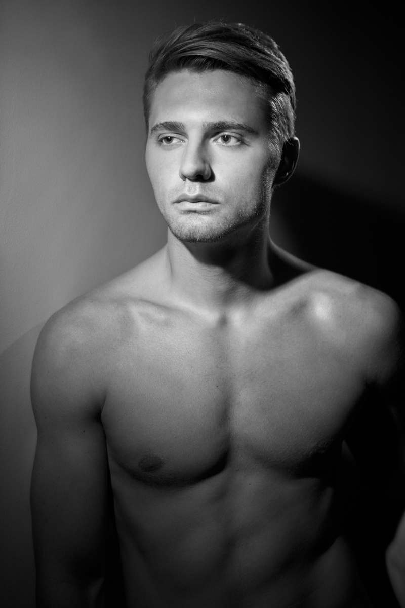 Male model photo shoot of Oleg Dav