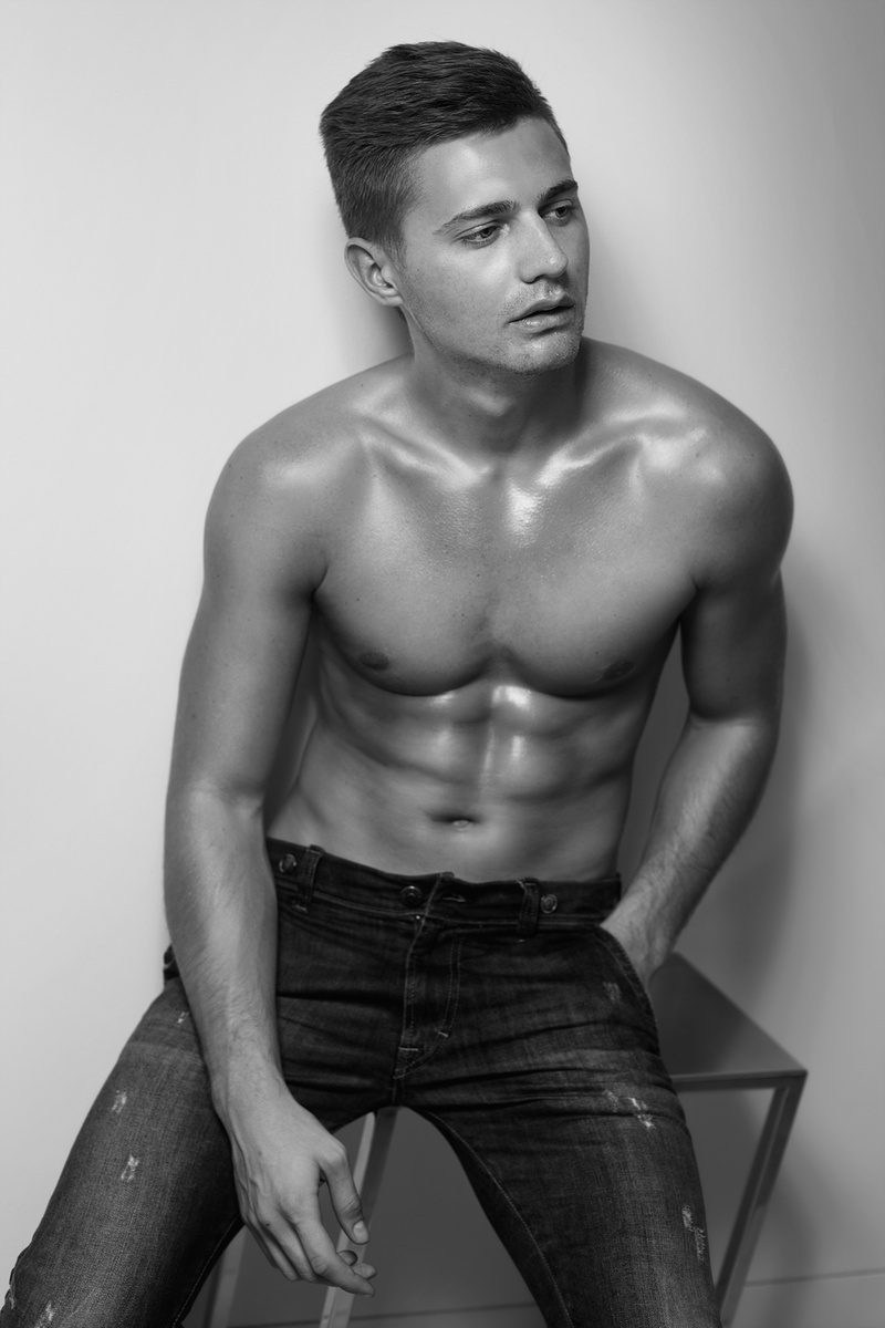 Male model photo shoot of Oleg Dav