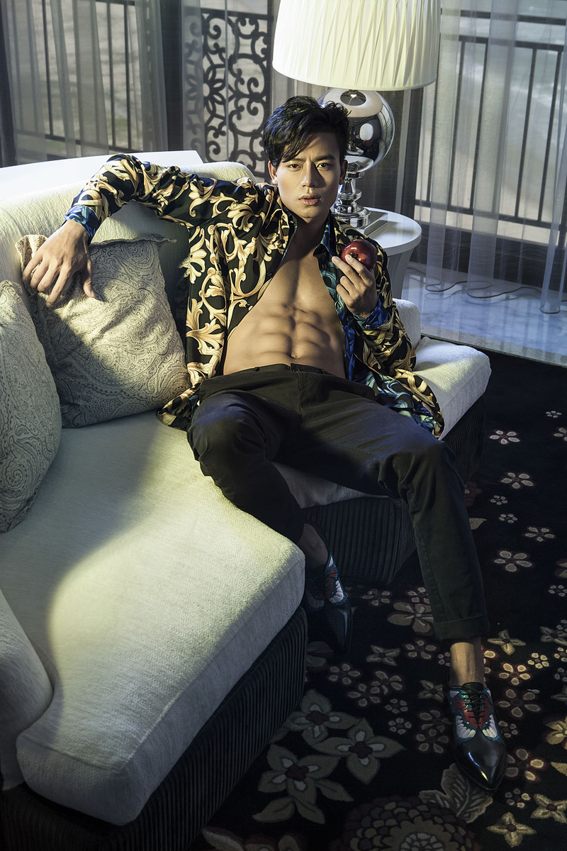 Male model photo shoot of Lam Tran
