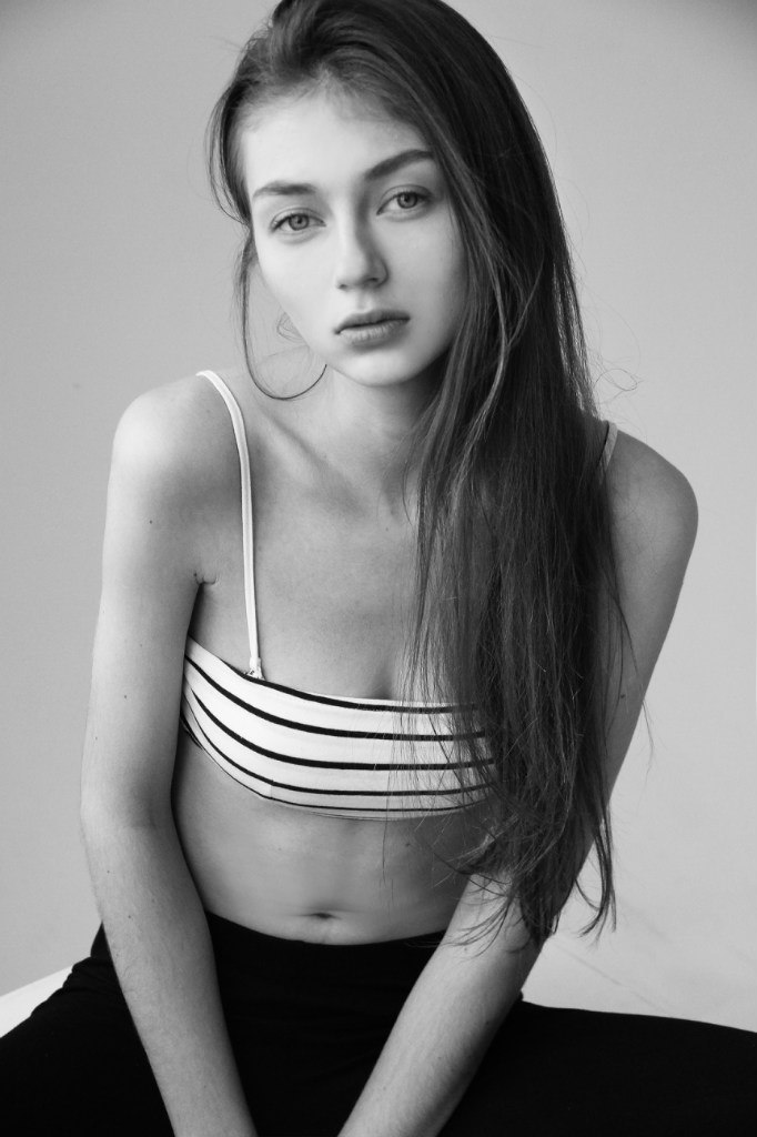 Female model photo shoot of Alyona Doll