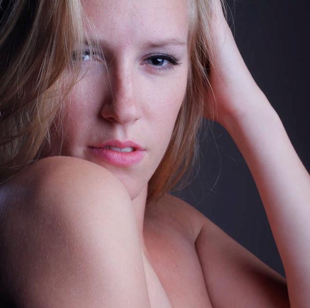 Female model photo shoot of Chelsey Salem