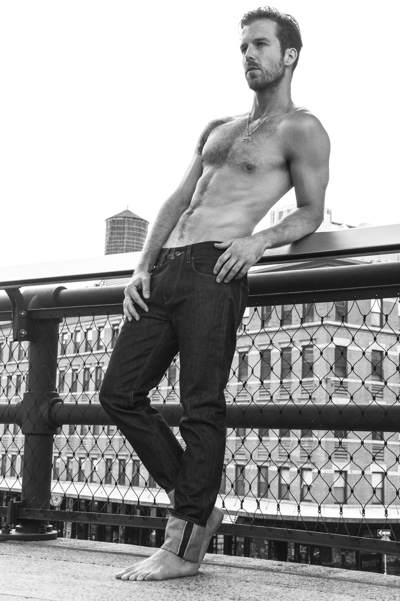 Male model photo shoot of Mateo Turner