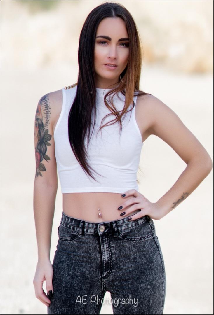 Female model photo shoot of Jill De La Cruz Invertida