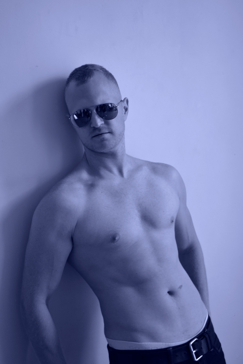 Male model photo shoot of mateo107 in Los Angeles, art by Starrfish