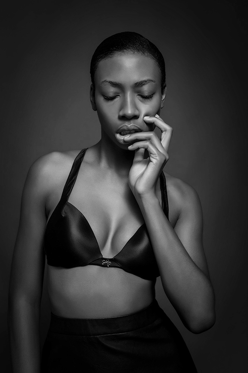 Female model photo shoot of Simone Jernigan