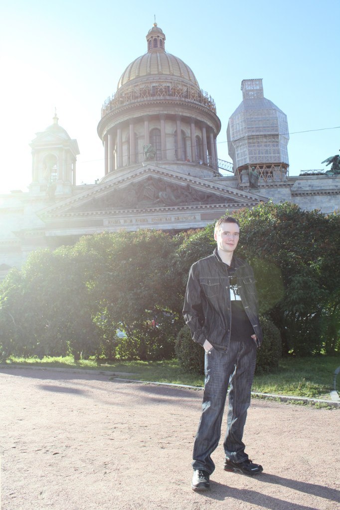 Male model photo shoot of Andrey Le