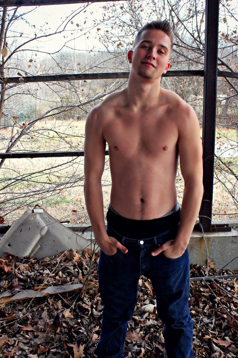Male model photo shoot of 5oul5tatic in Harrisonville