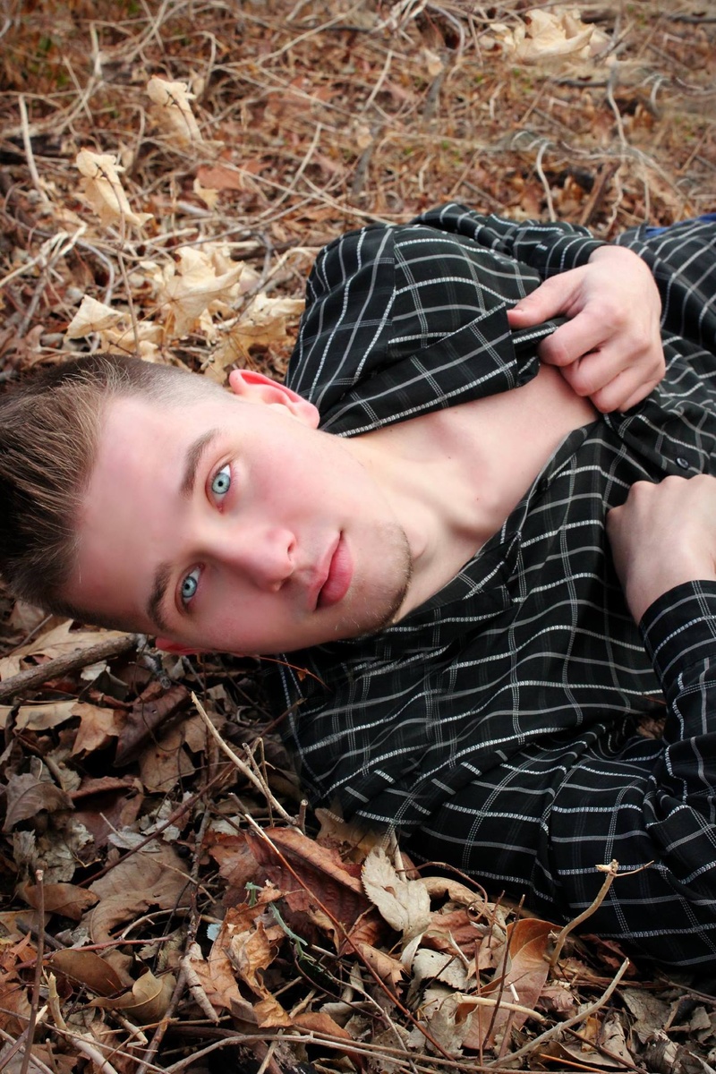 Male model photo shoot of 5oul5tatic