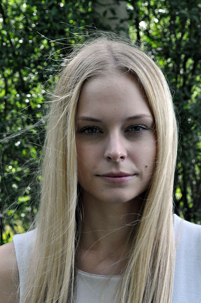 Female model photo shoot of louisebenke