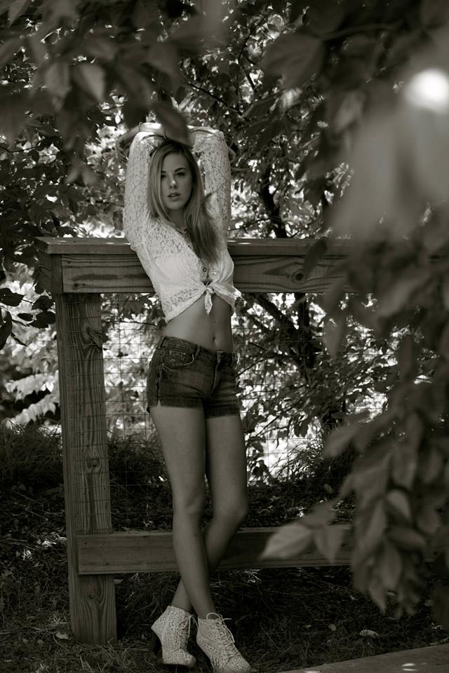 Female model photo shoot of Jenna Nikolee