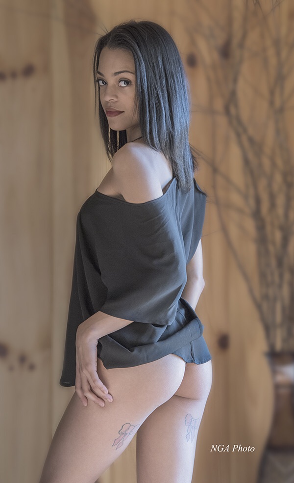 Female model photo shoot of Mikki101