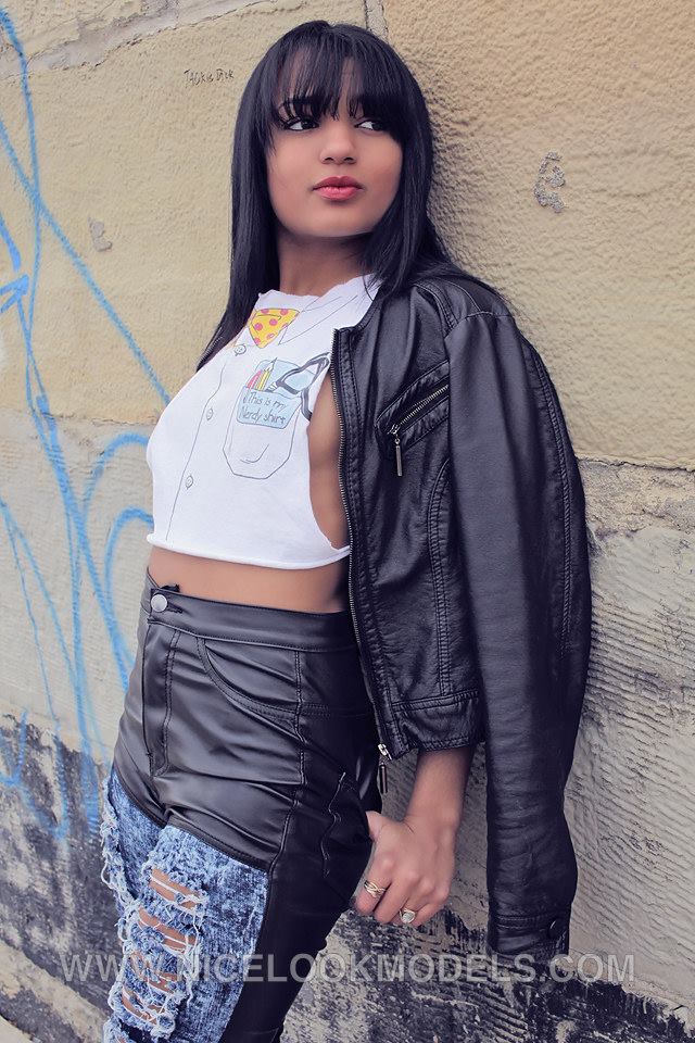 Female model photo shoot of meshabang