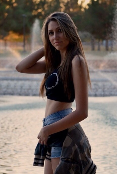 Female model photo shoot of alyssaramos702