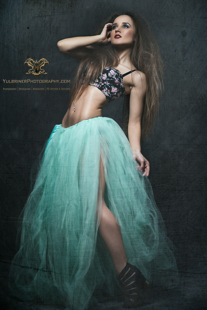 Female model photo shoot of Olesya Shayda
