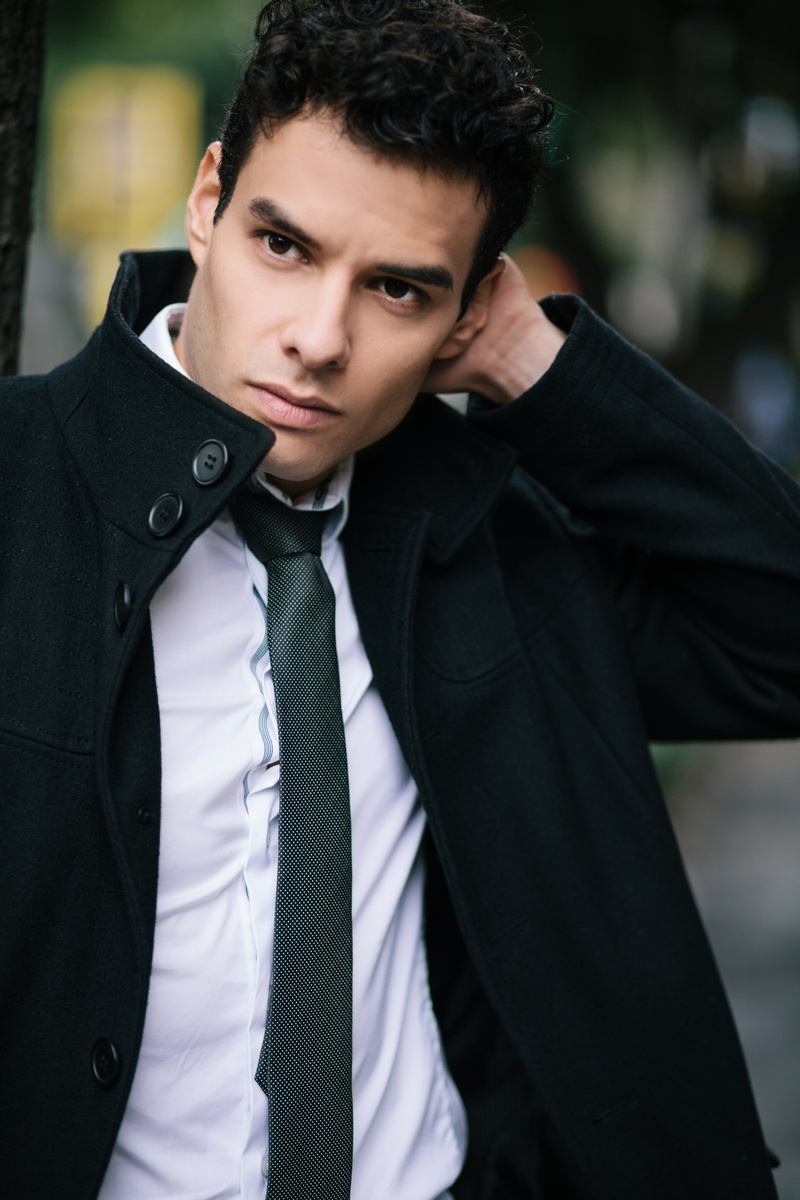Male model photo shoot of Diego de Tovar