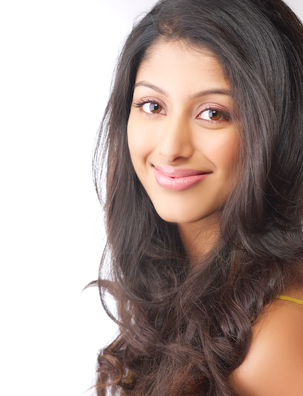 Female model photo shoot of Amijain