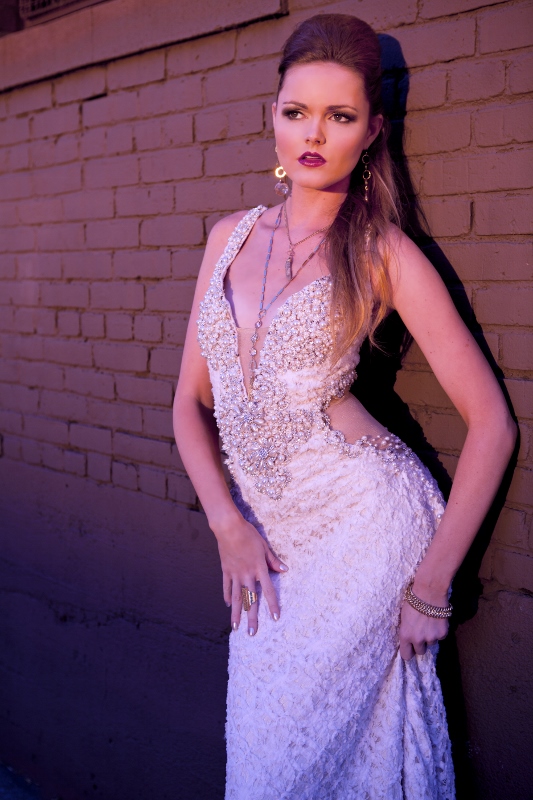 Female model photo shoot of Anyssa Marques