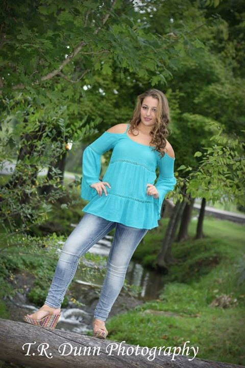 Female model photo shoot of Dancingkk in Tennessee