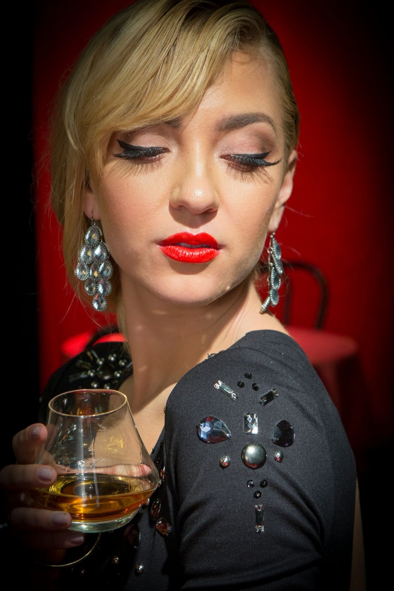 Female model photo shoot of Jenya Alexandrovna