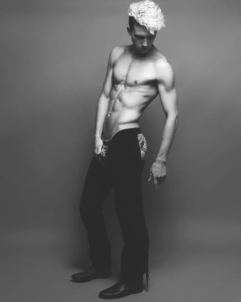 Male model photo shoot of Robert DeCanio