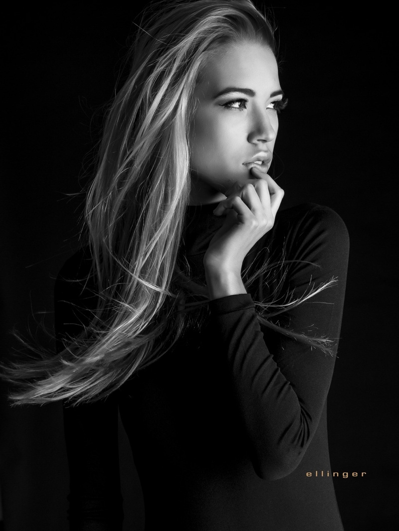 Female model photo shoot of Corinne DiGiaimo in Austin, Texas 78732