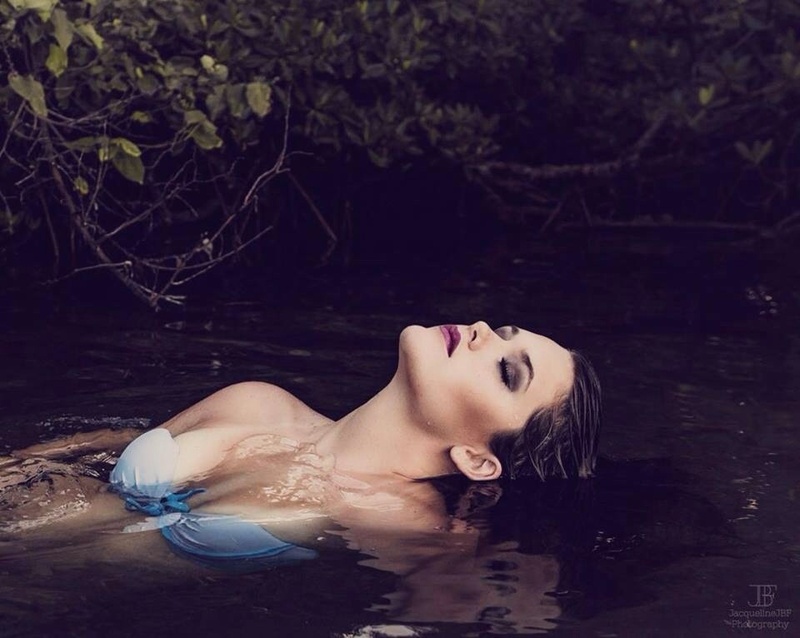Female model photo shoot of Danielle Adele in Jupiter island