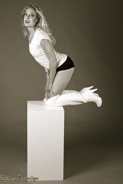 Female model photo shoot of Charli Shay by Fausto Palafox