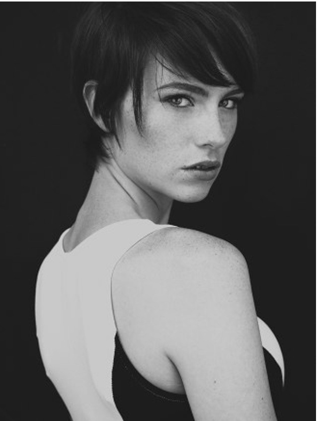 Female model photo shoot of Shannon Walsh 