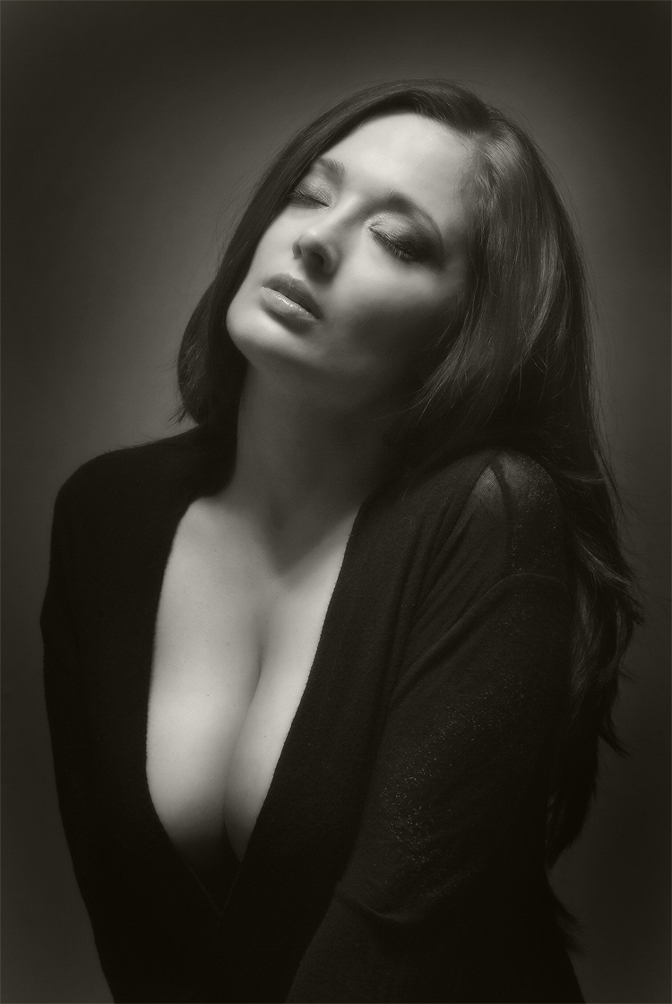 Female model photo shoot of Magdalena - London  by Robert Gorzycki in Gdańsk/Poland