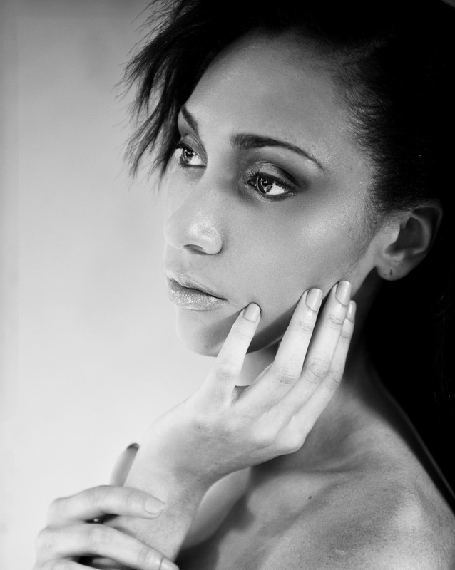 Female model photo shoot of Lemia94