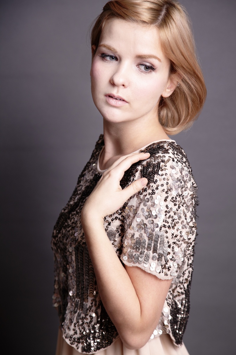 Female model photo shoot of Daria Z