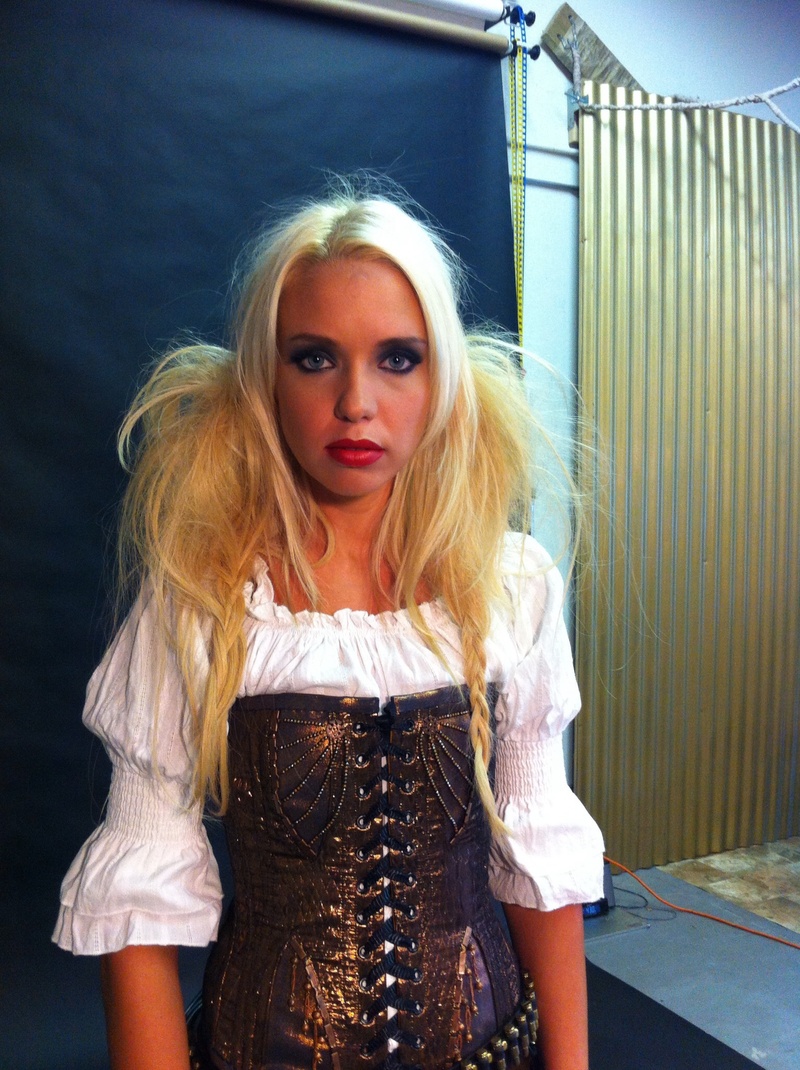 Female model photo shoot of KellySilva HairArtistry