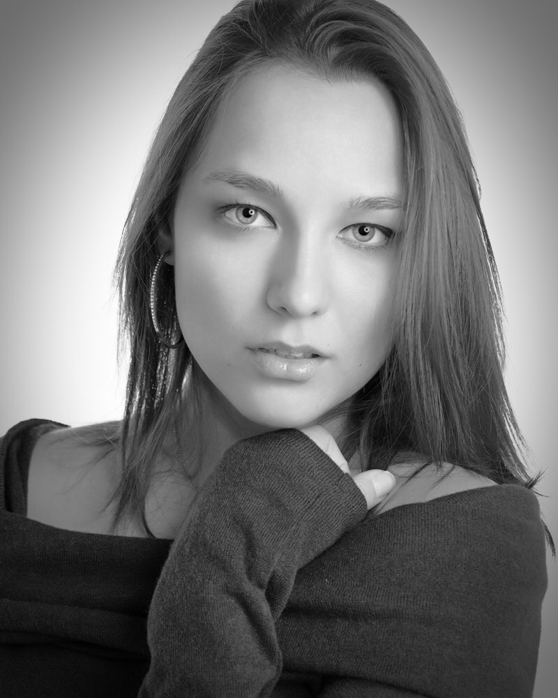 Female model photo shoot of Alina Romanova by K&R Photography
