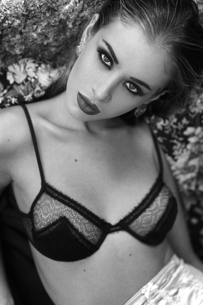 Female model photo shoot of Genny Cecchini