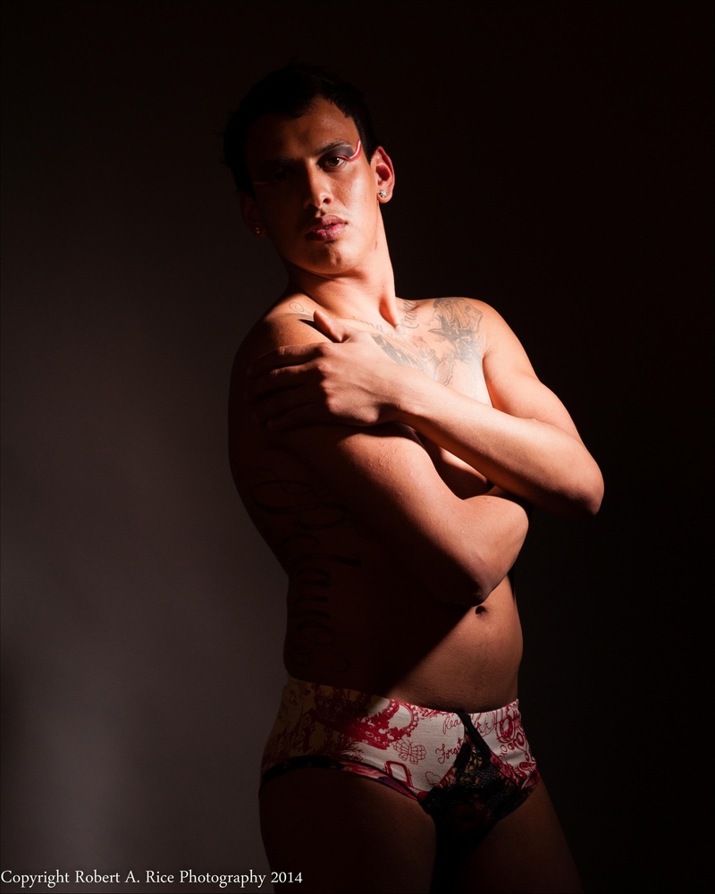 Male model photo shoot of Ulises Pelayo