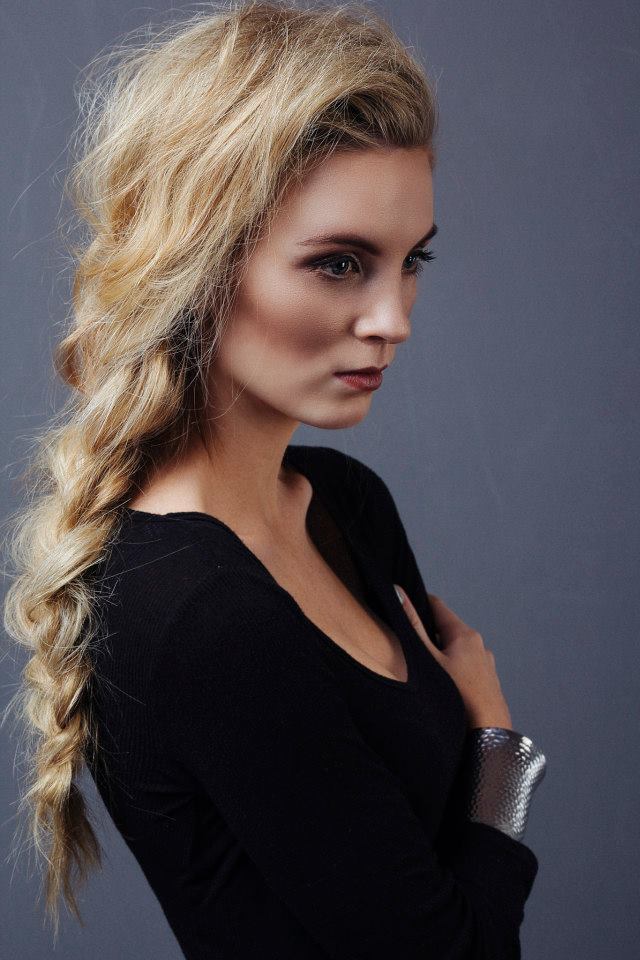 Female model photo shoot of izzysmithh
