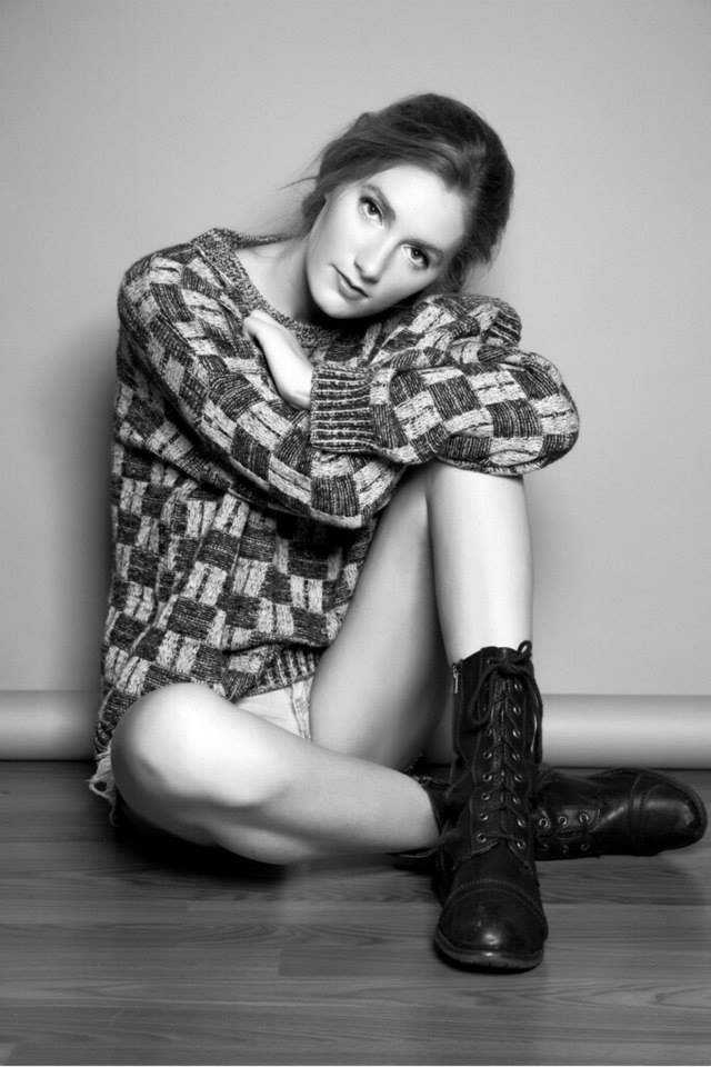 Female model photo shoot of Rachel Hester