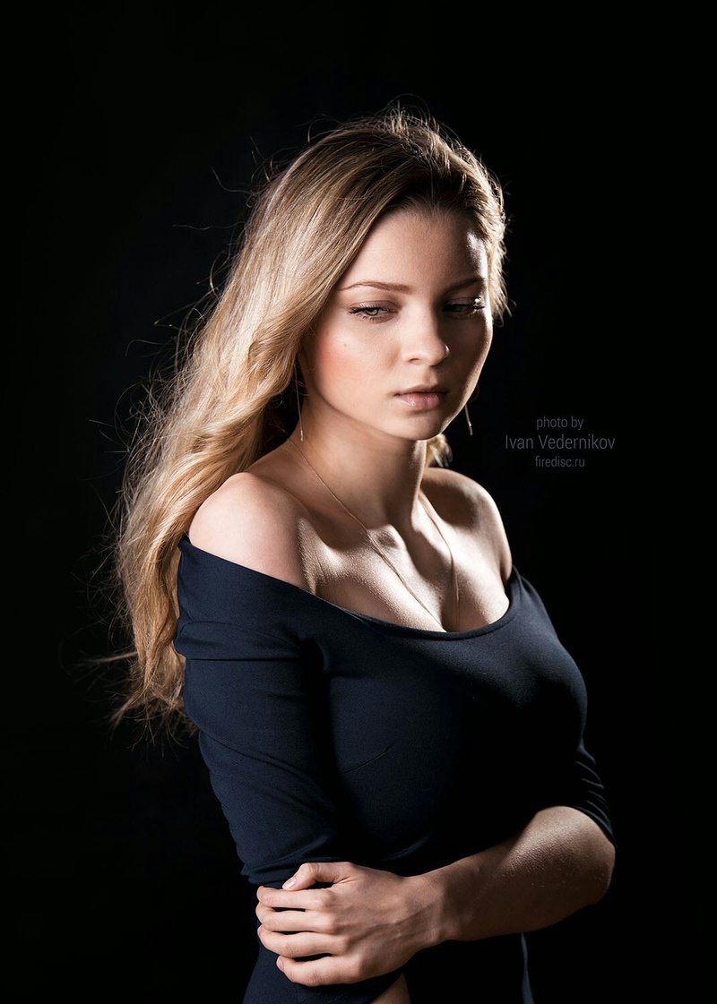 Female model photo shoot of ILONA-ILONA