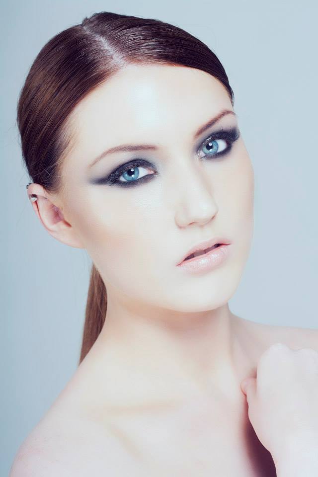 Female model photo shoot of LaurenOliviaa