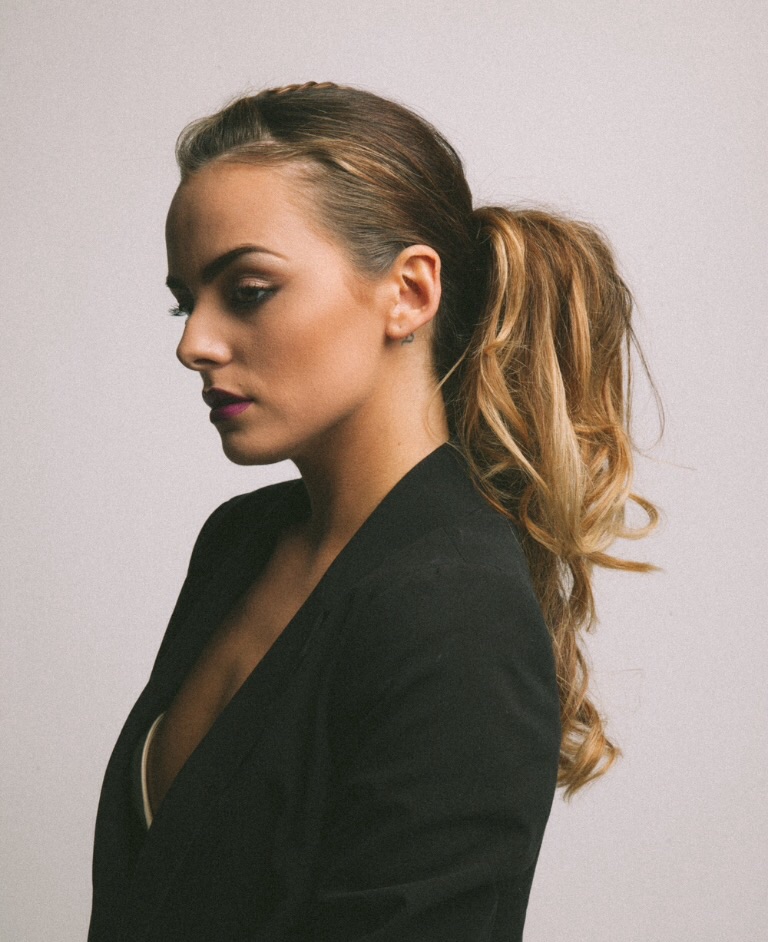 Female model photo shoot of Amie Louise Benson