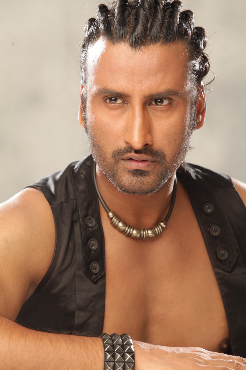 Male model photo shoot of Suchhikumar